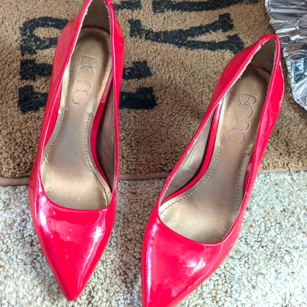 Women's size 7 BCBG paris RED HEELS